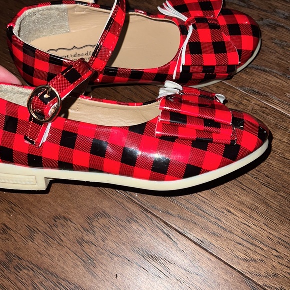 Buffalo plaid bow shoes Pipperdoodles - Picture 3 of 5